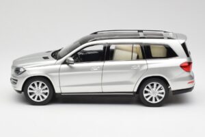 Mercedes GL-Class X166 Iridium Srebrny Metallic Norev 1:18 B66960097 Metal — zdjęcie 4 z 8