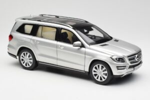 Mercedes GL-Class X166 Iridium Srebrny Metallic Norev 1:18 B66960097 Metal — zdjęcie 6 z 8