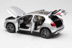 Mercedes GLA X156 Polar Srebrny Metalik Norev 1:18 B66960267 Metal — zdjęcie 5 z 8