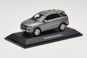 Mercedes M-Class W166 Palladium Silver Metallic Minichamps 1:43 B66960061 Metal — zdjęcie 2 z 4