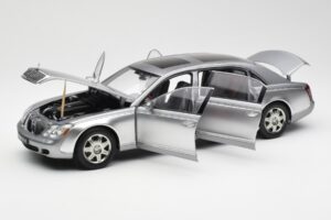 Maybach 62 LWB Himalaya Srebrny Dealer Edition AUTOart 1:18 B66962178 Metal — zdjęcie 2 z 8