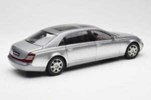 Maybach 62 LWB Himalaya Srebrny Dealer Edition AUTOart 1:18 B66962178 Metal — zdjęcie 3 z 8