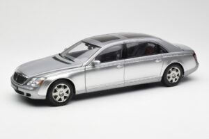 Maybach 62 LWB Himalaya Srebrny Dealer Edition AUTOart 1:18 B66962178 Metal