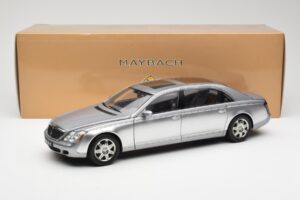 Maybach 62 LWB Himalaya Srebrny Dealer Edition AUTOart 1:18 B66962178 Metal — zdjęcie 8 z 8