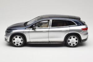 Mercedes Maybach EQS 680 V297 Niebieski NZG 1:18 1060/23 Metal — zdjęcie 4 z 8