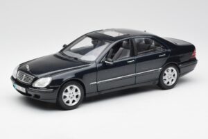 Mercedes S-Class W220 Niebieski Maisto 1:18 56051 Metal