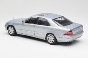 Mercedes S-Class W220 Jasnoniebieski Maisto 1:18 56050 Metal — zdjęcie 7 z 8