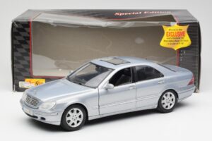 Mercedes S-Class W220 Jasnoniebieski Maisto 1:18 56050 Metal — zdjęcie 8 z 8
