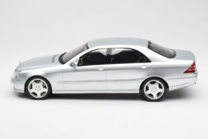 Mercedes AMG S55 W220 Srebrny Otto 1:18 OT292 Żywica — zdjęcie 3 z 6