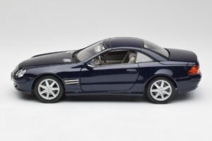 Mercedes SL 500 R230 Niebieski Maisto 1:18 B66962126 Metal — zdjęcie 4 z 8