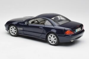 Mercedes SL 500 R230 Niebieski Maisto 1:18 B66962126 Metal — zdjęcie 7 z 8