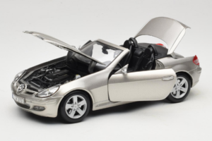 Mercedes SLK R171 Jasny Brąz Metalik Maisto 1:18 31674-R1 Metal — zdjęcie 2 z 8