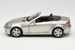 Mercedes SLK R171 Jasny Brąz Metalik Maisto 1:18 31674-R1 Metal — zdjęcie 4 z 8