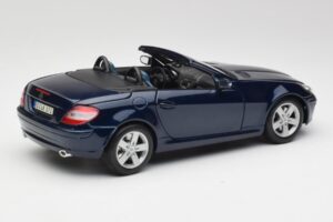Mercedes SLK R171 Niebieski Maisto 1:18 B66962190 Metal — zdjęcie 3 z 8