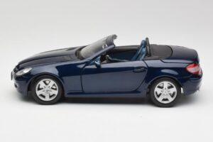 Mercedes SLK R171 Niebieski Maisto 1:18 B66962190 Metal — zdjęcie 4 z 8