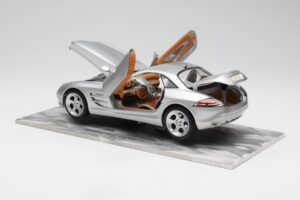 Mercedes SLR Vision Srebrny Limitowana Edycja Z Aluminiową Podstawką Bburago 1:18 B66962102 Metal — zdjęcie 5 z 8