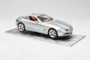 Mercedes SLR Vision Srebrny Limitowana Edycja Z Aluminiową Podstawką Bburago 1:18 B66962102 Metal — zdjęcie 6 z 8