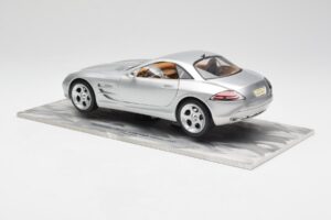 Mercedes SLR Vision Srebrny Limitowana Edycja Z Aluminiową Podstawką Bburago 1:18 B66962102 Metal — zdjęcie 7 z 8