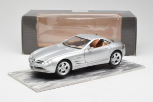 Mercedes SLR Vision Srebrny Limitowana Edycja Z Aluminiową Podstawką Bburago 1:18 B66962102 Metal — zdjęcie 8 z 8