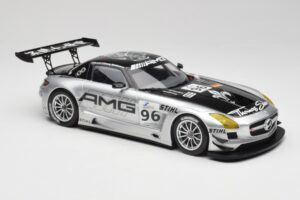 Mercedes AMG SLS C197 GT3 Team AMG China #96 M. Hakkinen / C. Cheng Zhuhai 6th 2011 Minichamps 1:18 151113196 Metal — zdjęcie 4 z 6