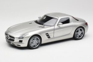 Mercedes SLS AMG C197 Matt Srebrny Minichamps 1:18 100039029 Metal