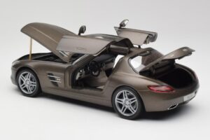Mercedes SLS AMG C197 Monza Szary Minichamps 1:18 B66960044 Metal — zdjęcie 5 z 8