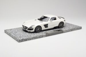 Mercedes Brabus SLS AMG 700 Biturbo Pearl Biały Minichamps 1:18 107032020 Metal