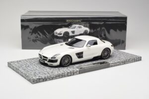 Mercedes Brabus SLS AMG 700 Biturbo Pearl Biały Minichamps 1:18 107032020 Metal — zdjęcie 6 z 6