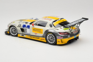 Mercedes SLS AMG GT3 #21 Rowe Racing M. Hartung / N. Heyer ADAC 24 Hours Nurburgring 2013 Minichamps 1:18 151133121 Metal — zdjęcie 5 z 6