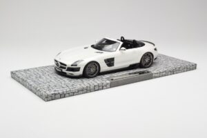 Mercedes Brabus SLS AMG 700 Biturbo Roadster Pearl Biały Minichamps 1:18 107032130 Metal