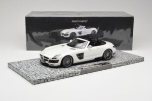 Mercedes Brabus SLS AMG 700 Biturbo Roadster Pearl Biały Minichamps 1:18 107032130 Metal — zdjęcie 6 z 6