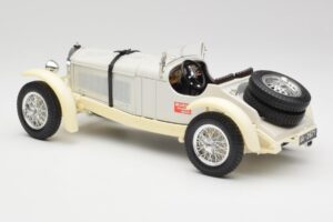 Mercedes SSKL Biały i Kremowy Bburago 1:18 3002-M1 Metal — zdjęcie 5 z 6