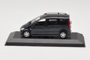 Mercedes Vaneo Ciemnoniebieski Minichamps 1:43 400031200 Metal