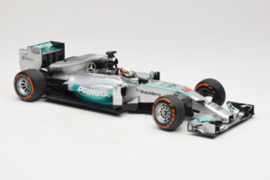 Mercedes W05 #44 L. Hamilton Mercedes AMG Petronas Malaysian Grand Prix Winner 2014 Minichamps 1:18 110140144 Metal — zdjęcie 4 z 7