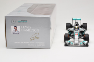 Mercedes W05 #44 L. Hamilton Mercedes AMG Petronas Malaysian Grand Prix Winner 2014 Minichamps 1:18 110140144 Metal — zdjęcie 6 z 7