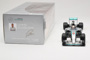 Mercedes W06 #44 L. Hamilton Mercedes AMG Petronas United States Grand Prix Winner World Champion 2015 Minichamps 1:18 110150 — zdjęcie 6 z 7