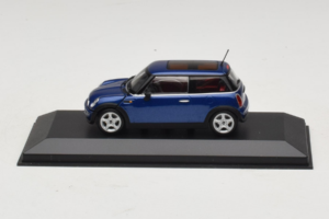 Mini Cooper Kabriolet Niebieski Minichamps 1:43 80420309092-R1 Metal