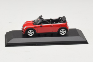 Mini Cooper R52 Kabriolet Czerwony Minichamps 1:43 431138230 Metal