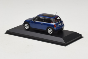 Mini Cooper Niebieski Minichamps 1:43 MINI009 Metal — zdjęcie 3 z 5