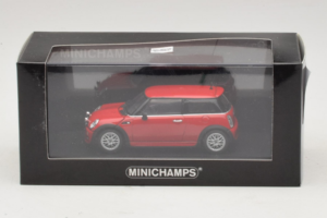 Mini Cooper One R50 Aero Czerwony Minichamps 1:43 431138272 Metal — zdjęcie 4 z 4