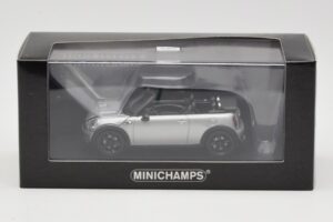 Mini Cooper S R57 Kabriolet Srebrny Minichamps 1:43 431138830 Metal — zdjęcie 4 z 6