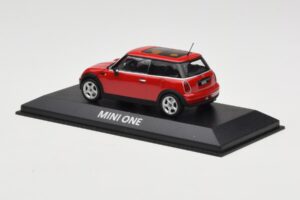 Mini One R50 Czerwony Z Czerwonym Dachem Minichamps 1:43 MINI001 Metal — zdjęcie 3 z 5