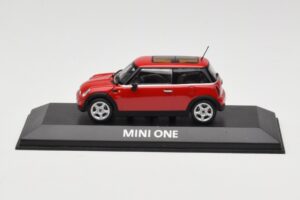 Mini One R50 Czerwony Z Czerwonym Dachem Minichamps 1:43 MINI001 Metal