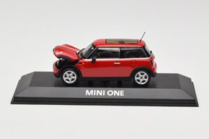Mini One R50 Czerwony Z Czerwonym Dachem Minichamps 1:43 MINI001 Metal — zdjęcie 5 z 5