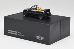 Mini Cooper S R57 Kabriolet Czarny Minichamps 1:43 80422148818 Metal — zdjęcie 3 z 4