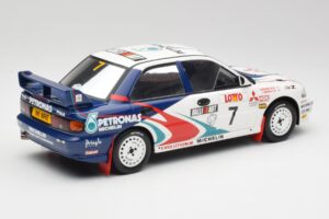 Mitsubishi Lancer Evo 3 Group A #4 T. Makinen / S. Harjanne Rally Australia 1996 Otto 1:18 OT475 Żywica — zdjęcie 2 z 6
