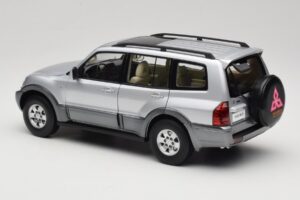 Mitsubishi Pajero V73 Niebieski YC Model 1:18 241218040102010209 Metal — zdjęcie 7 z 8