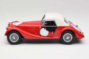 Morgan 4/4 Plus Competition Hardtop Czerwony Kyosho 1:18 08114R Metal — zdjęcie 4 z 8