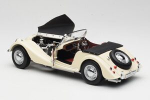 Morgan 4/4 Series II Biały Kyosho 1:18 08111W Metal — zdjęcie 5 z 8