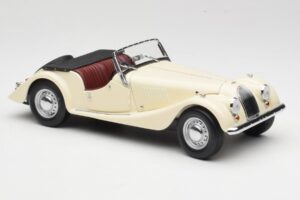 Morgan 4/4 Series II Biały Kyosho 1:18 08111W Metal — zdjęcie 6 z 8